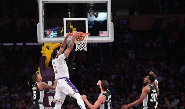 dnf直播-34+15+6制霸内线！浓眉哥令斯台普斯响起MVP呐喊