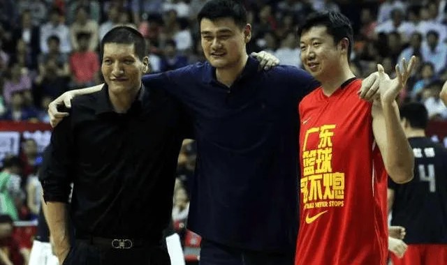 女版姚明大致大巴！中国女篮开启三大中锋时代