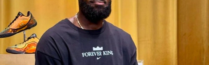 英雄联盟直播-詹姆斯：我过去十年赚了47亿，C罗：我51亿，他：都让一让|克里斯蒂亚诺·罗纳尔多|梅威瑟|莱昂内尔·梅西|梅西|迈克尔·乔丹_新浪体育_新浪新闻