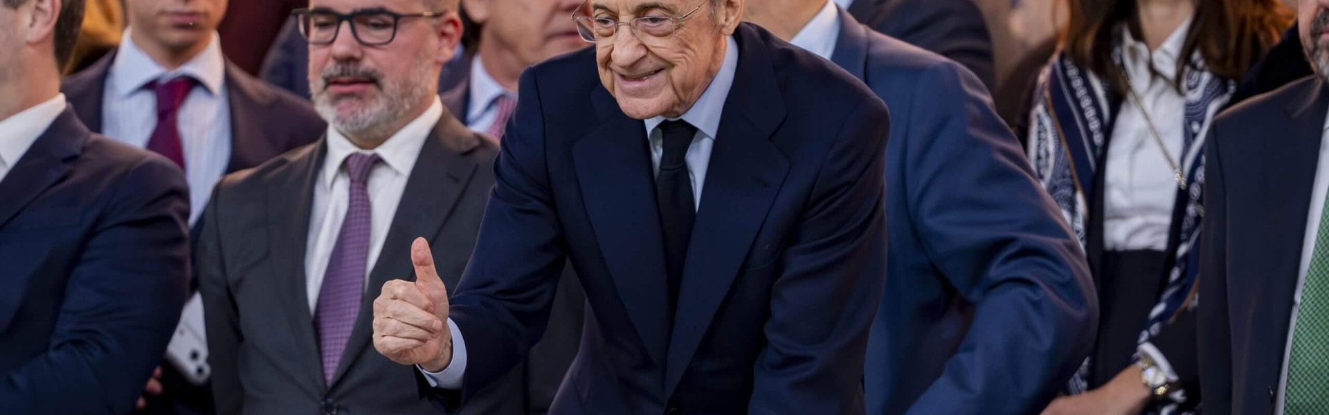 cf直播-TA：老佛爷做事雷厉风行，皇马员工刷手机新闻才得知阿隆索下课