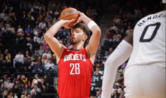 cf直播-减重变壮！火箭版约基奇17+4+4很稳，冲2.24亿顶薪