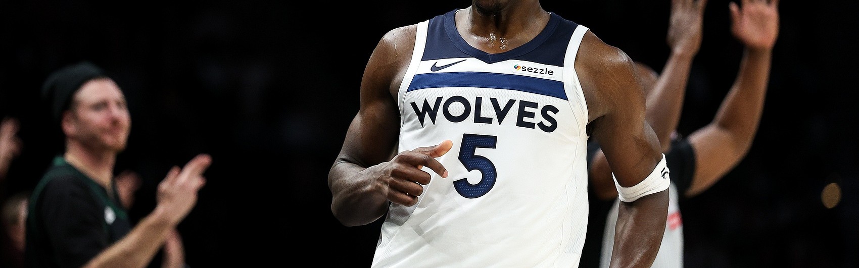 阿里纳斯：华子配得上更多MVP讨论 他攻防出色&amp;进步体现在战绩上